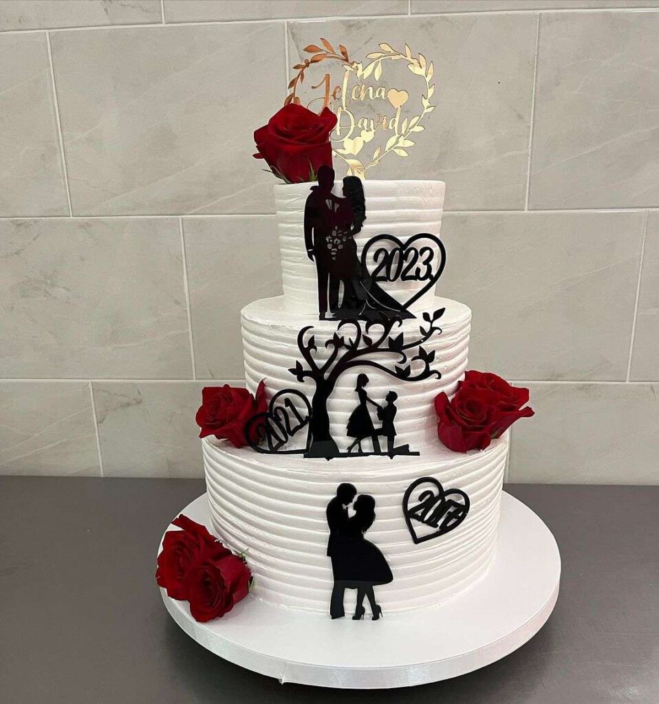 15 Gorgeous Red and Black Wedding Cakes to Wow Your Guests